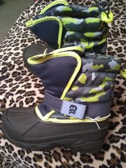 Snow boots for boy