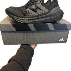 Adidas UltraBoost Light 