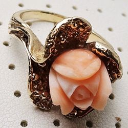 VTG 14K Yellow Gold Carved Coral Rose Flower Motif Band Ring Sz 6.5   8.8g