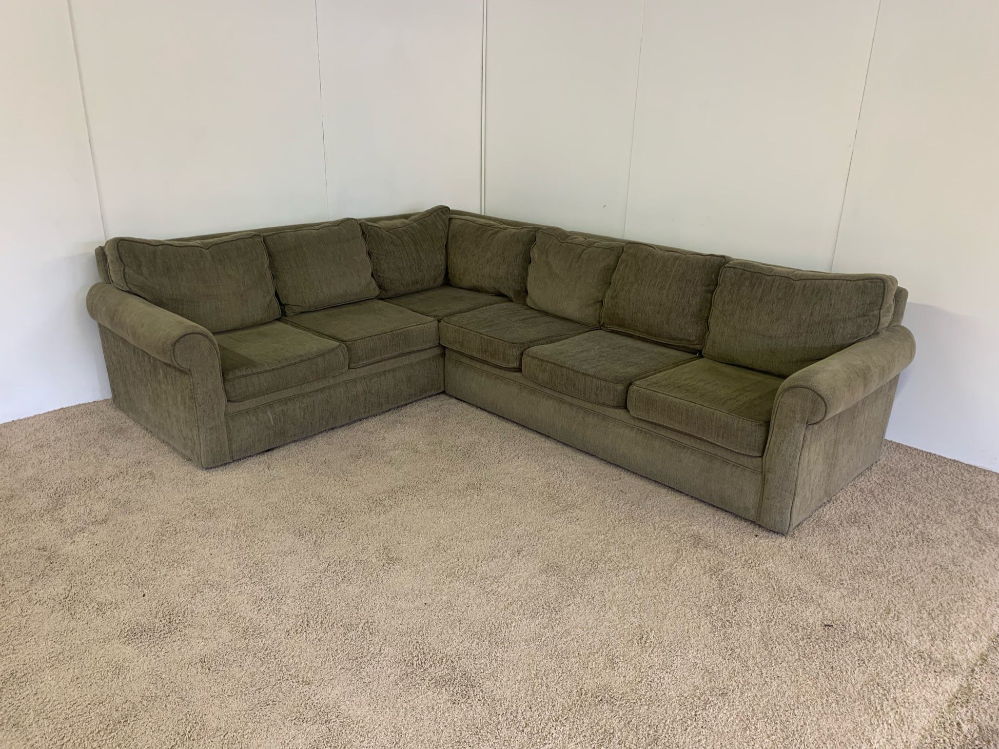 Sectional Couch Sofa *Free Delivery*