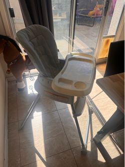 Graco high chair (grow with me )