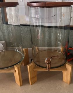 Laundry dispenser