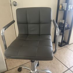 Vanity Chair 