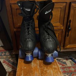 Chicago Rolling Skates Size 10 Mint Condition Priced To Sell