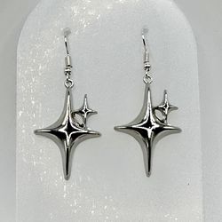 ✨ Pretty, large, silver tone mid century stars earrings