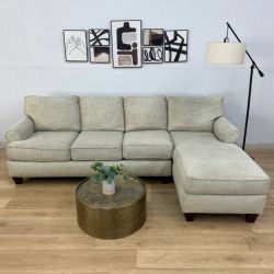 Craftsmaster 2-Piece Sectional Couch with Right Facing Lounge