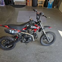 Tao Motor 125cc DB17 Dirt Bike (Sold 1)