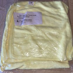 Kaivac Smart Microfiber Towel. $10 (5 Towels). Size 15.5" x 15.15". Gold. 