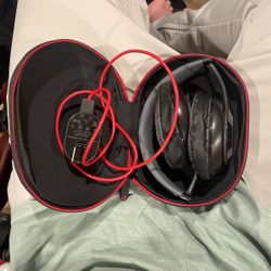 Studio Wireless Dre Beats W/Charger & Case