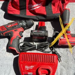 Milwaukee 12V Fuel Drill Kit-1/2” Fuel Hammer Drill & New Batt/Chr, Canvas bag