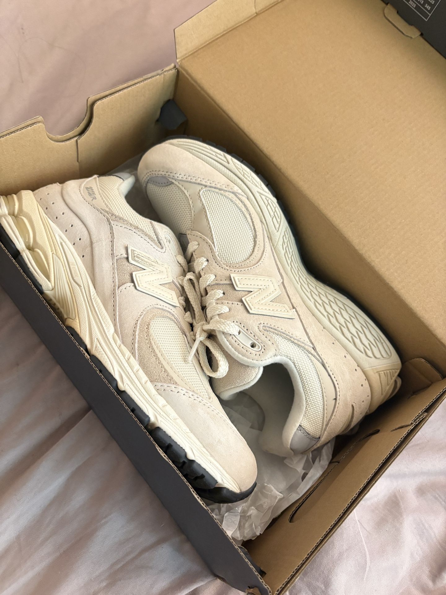 new balances 2002R