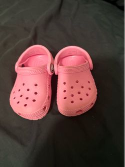 Baby pink crocs size 4