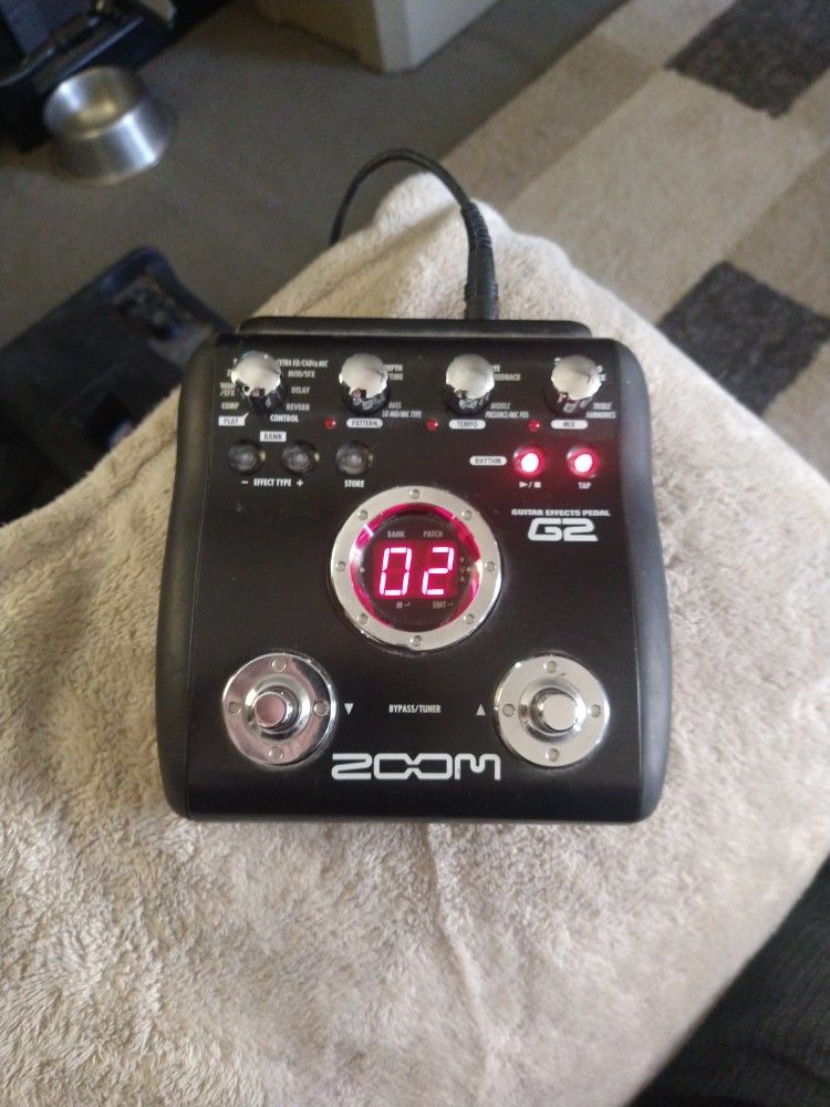Zoom G2 Guitar Effects Pedal