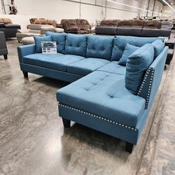 BRAND NEW 2pc  SETCCIONAL SOFA SET WITH ACCENT PILLOWS INCLUDED $299