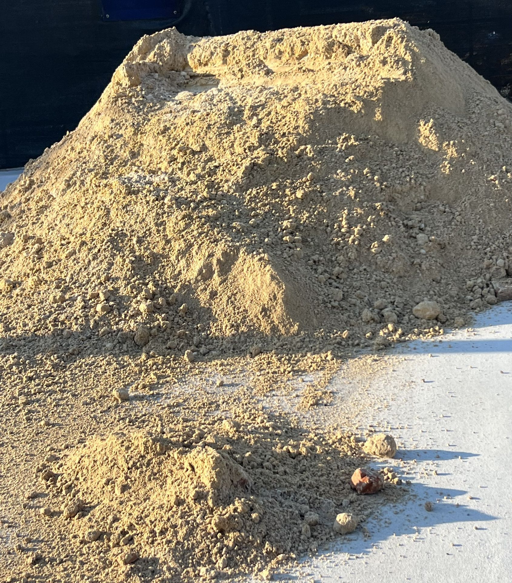 Fill Dirt / Tierra De Relleno
