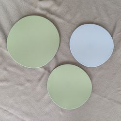 Umbra Designed By Michelle Ivankovic Set Of Three Melmac Rounded Plates