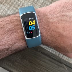 Fitbit Charge 5 