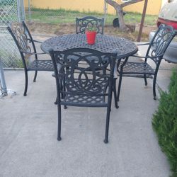 Patio Furniture Table And 4 Chairs 