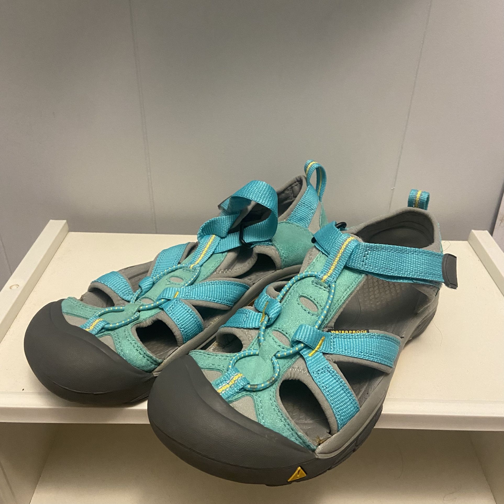 Keen Venice H2 Newport Hook & Loop Waterproof Fisherman Sandal Size 5