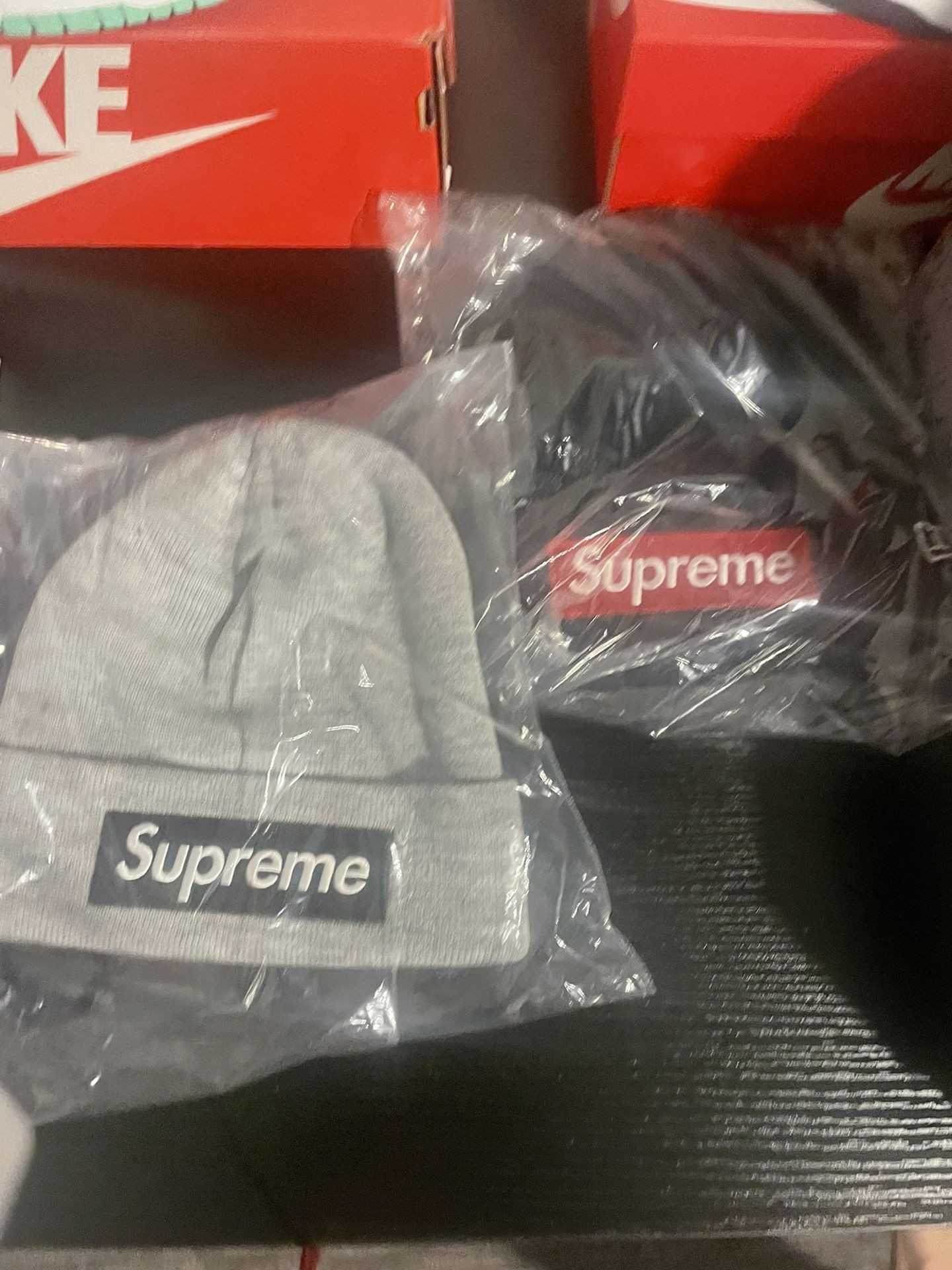 Fw22 Supreme Beanie