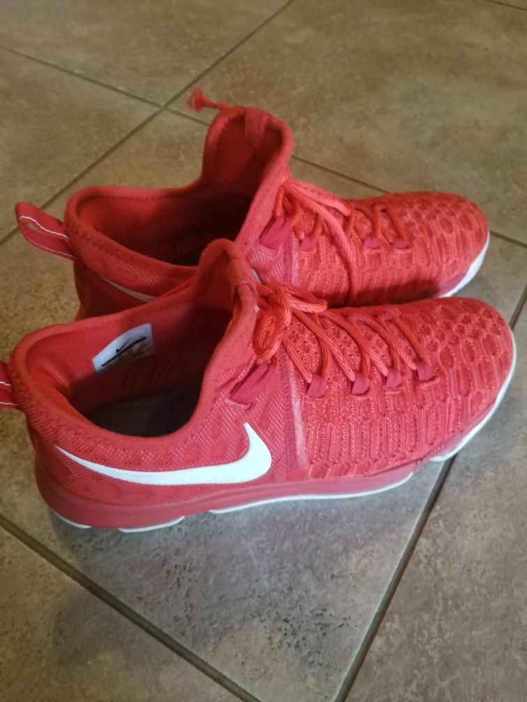 New Nike KD basketball sneakers for sale!! Size 11