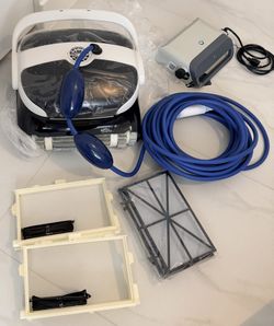 Dolphin Explorer E25 Automatic Robotic Pool Cleaner – Excellent Condition