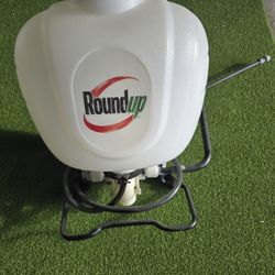 Round Up Pesticide 4 Gallon Sprayer