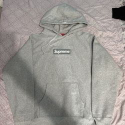 Supreme Sweater