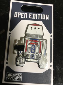 Disney’s Star Wars droid keychain