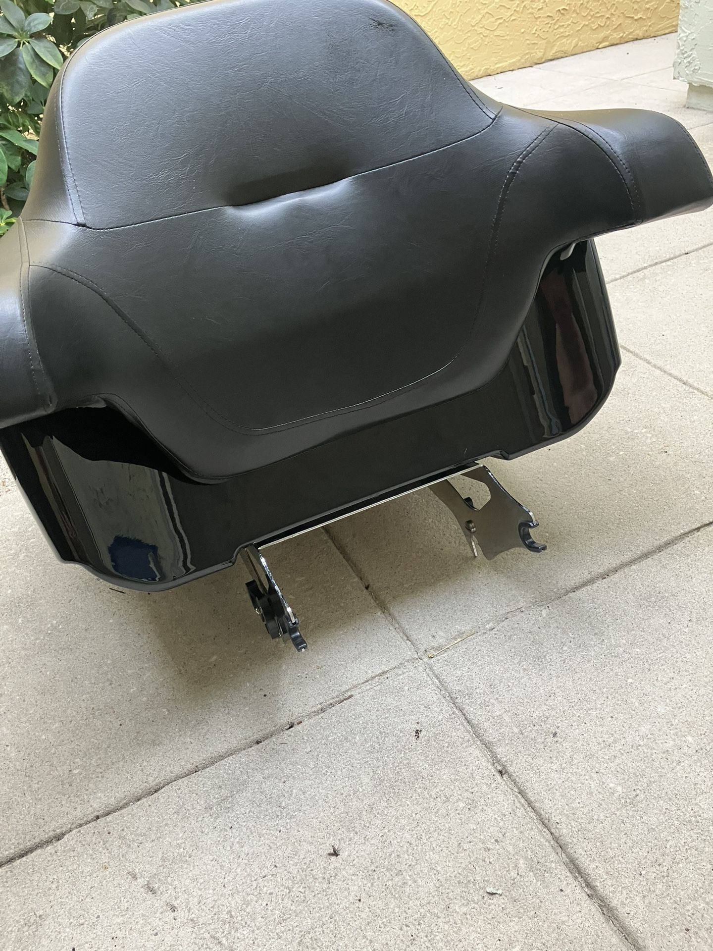 Detachable Tour Pak