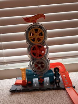 Hot wheels tire station