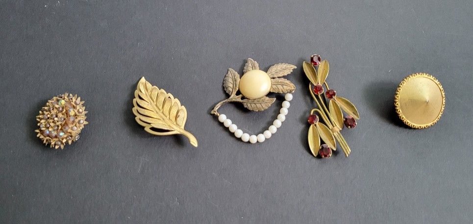 Vintage 5 Brooches