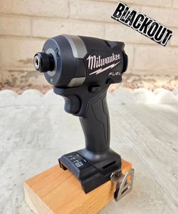 Milwaukee FUEL 18V BLACKOUT 4 Mode Impact Driver