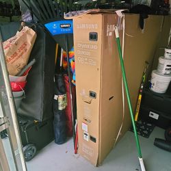 98" TV Samsung DU9000