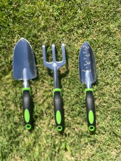 $5 New Gardening hand tools. Regularly $12