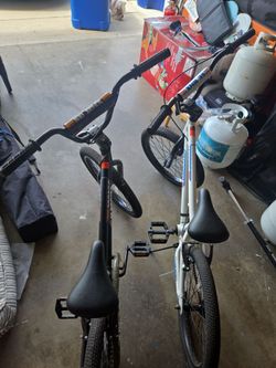 2 bronco SE racing bikes never used