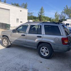 2000 Jeep Cherokee 