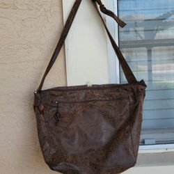 BROWN PATTERNED SUEDE LIKE SHOULDER BAG...LOTS OF BUILT IN SECTIONS INSIDE...EXCELLENT CONDITION 
