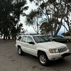 1999 Jeep Grand Cherokee V8 – Clean Title – ~200,000 miles