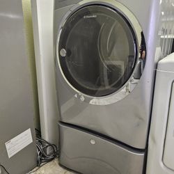 Electrolux Gas Dryer Working Perfectly Fine Very Clean Super Capacity I Can Deliver To You 90 Days Warranty 