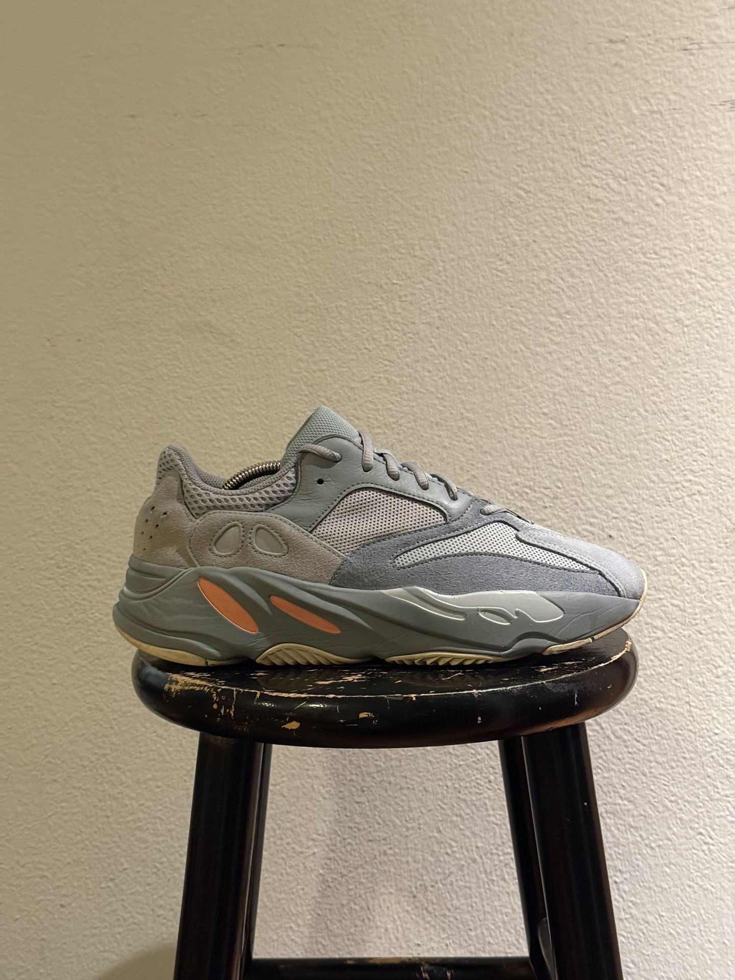 Yeezy 700 Inertia V1 Size 9.5