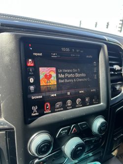 8.4 UConnect Radio Ram