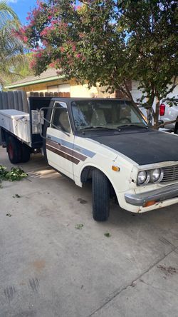 Toyota flat bed dually