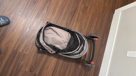 Dog stroller