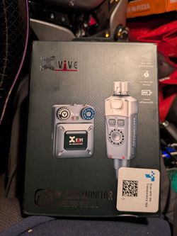 Xvive U4 Wireless In‑Ear Monitor System (Transmitter + Receiver)