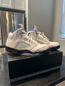 Jordan 5 Retro (Size 9)