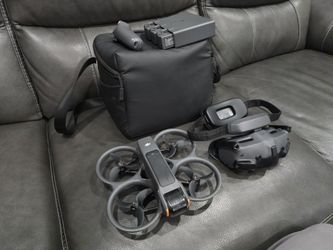 DJI Avatar 2 Fly More Combo