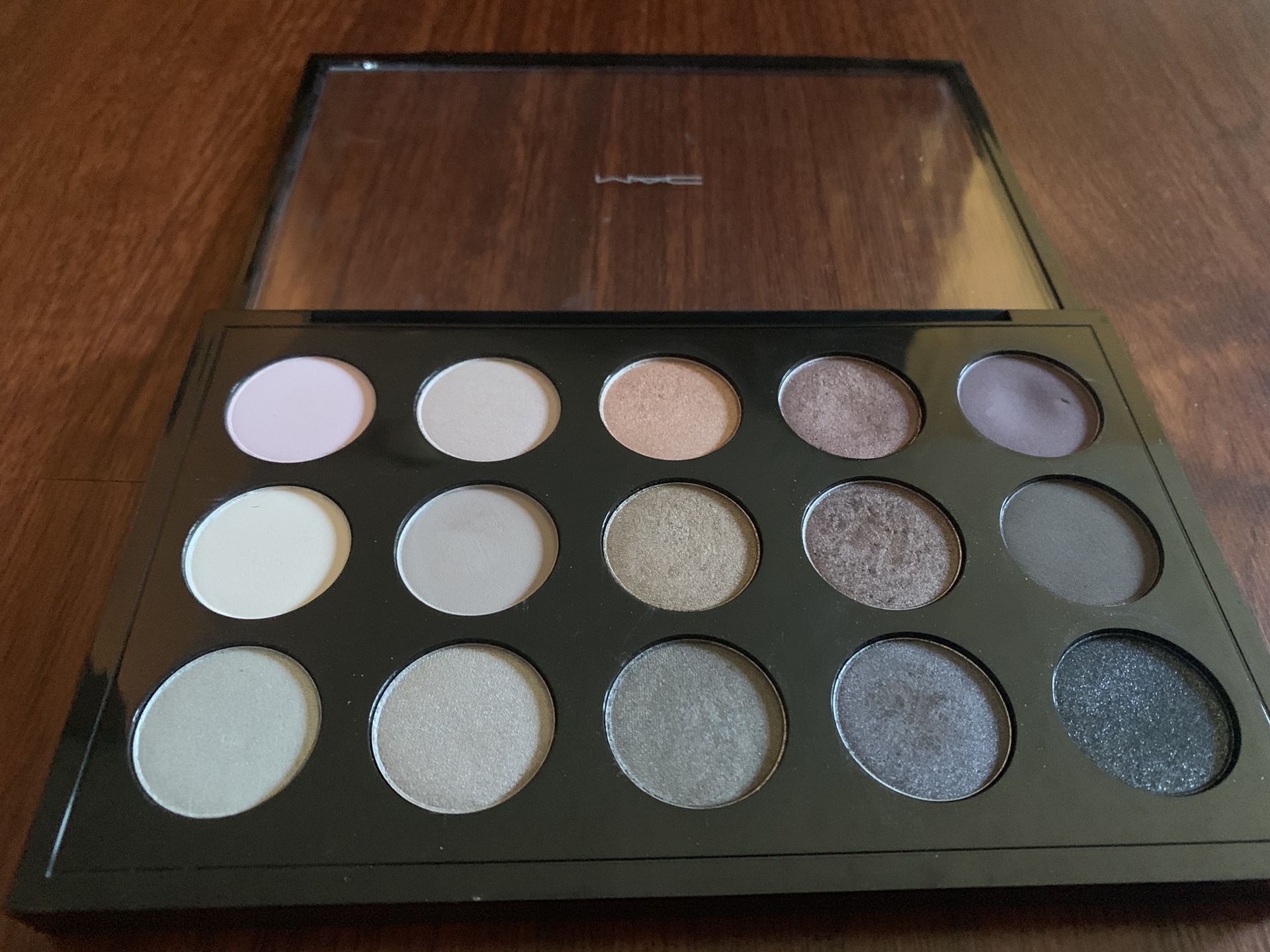 Mac eye shadow x15 / Cool Neutral