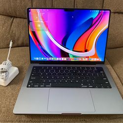 2023 MacBook Pro 14”  M2 Pro , 16gb Ram,512GB SSD, Fast