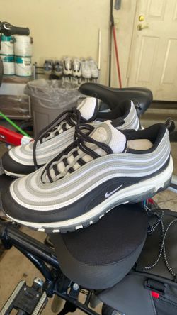Air Maxes (Brand New) Men’s Size 6 Woman’s Size 7.5